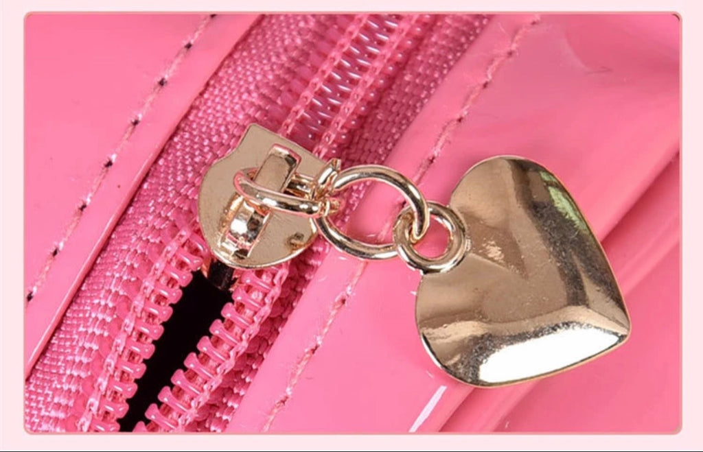 Girls Night 'Pretty Pout' Lips Cosmetic Make up Bag - GirlsNightcom