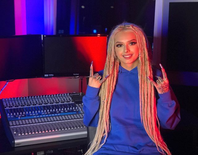 Girls Night 'Streetwear Chic' - GirlsNightcom