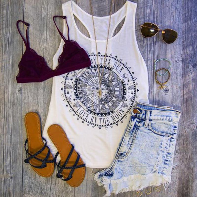 'Love By The Moon' T-shirt - GirlsNightcom