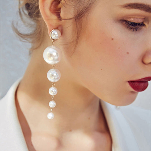 Collette Pear Daisy Pendulum Earrings – Minkaa Daisy